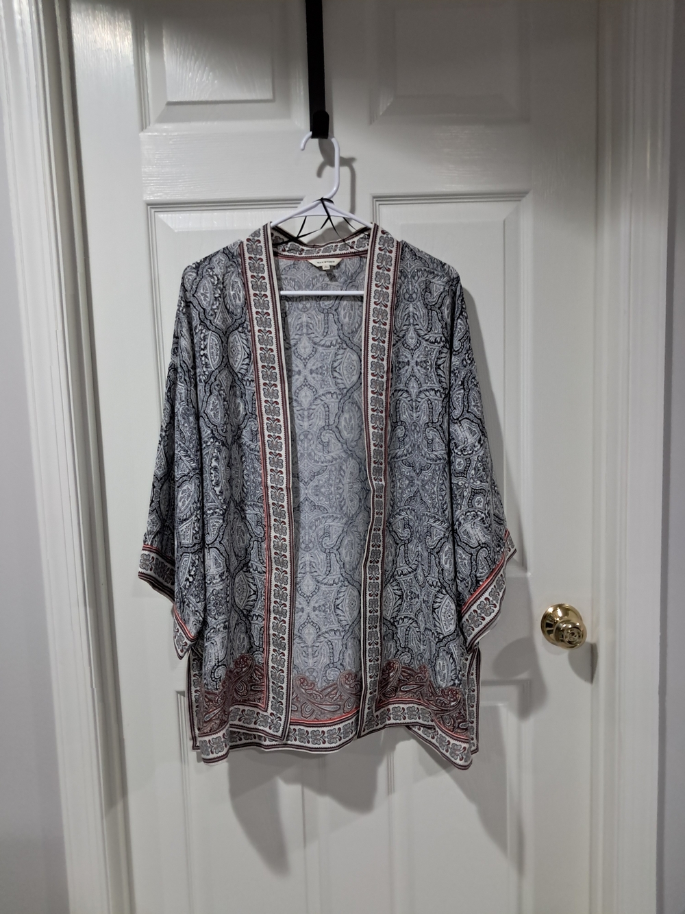 Max Studio White Paisley Kimono with Coral & Black Trim